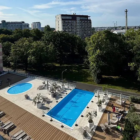 Nadmorskie Tarasy Apartament SORRENTO z garażem,basen, sauna,jacuzzi-2